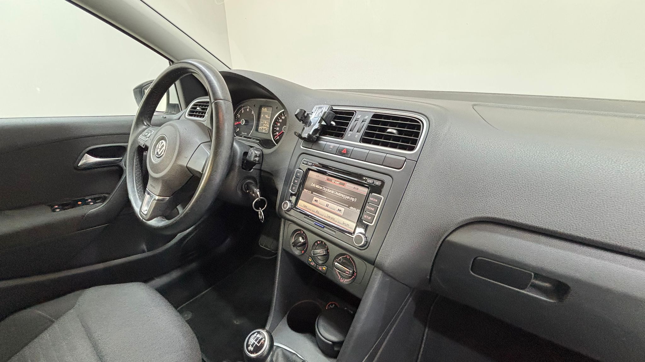 VOLKSWAGEN POLO 11